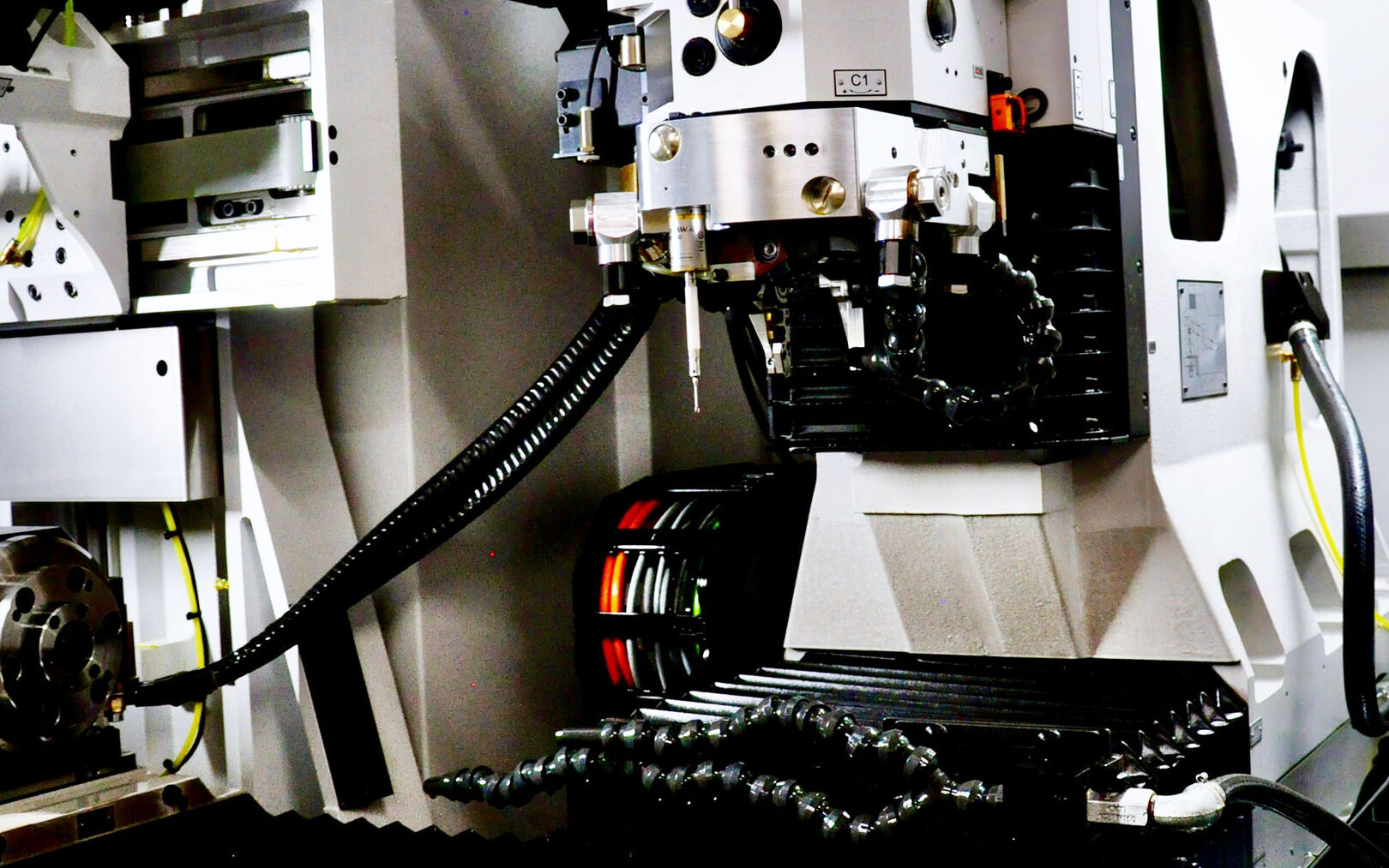 HUNTER PRECISION TOOL BUILDS FOUNDATION ON PRECISION GROUND SAW BLADES